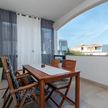 Anita Mit Grossem Balkon Und Meerblick By Interhome Apartamento Trogir
