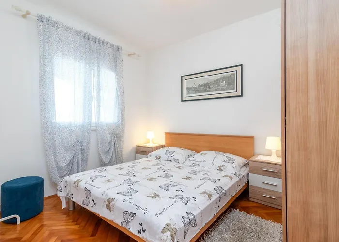 Anita Mit Grossem Balkon Und Meerblick By Interhome Trogir