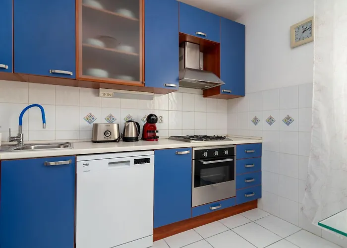 Apartamento Anita Mit Grossem Balkon Und Meerblick By Interhome