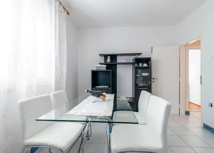 Apartamento Anita Mit Grossem Balkon Und Meerblick By Interhome Trogir