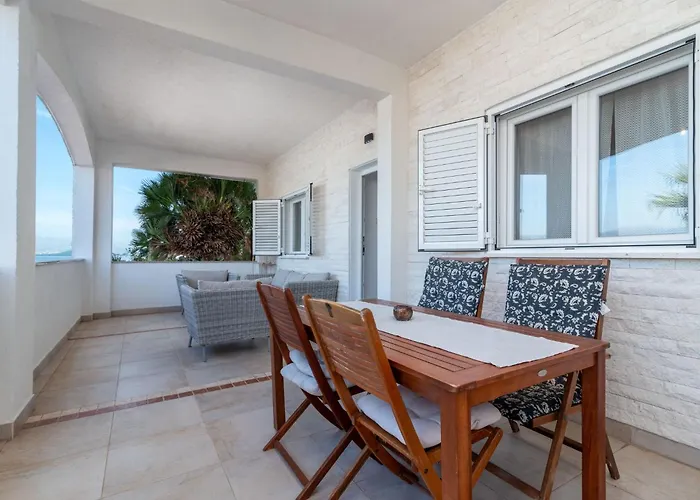 Anita Mit Grossem Balkon Und Meerblick By Interhome Apartamento *