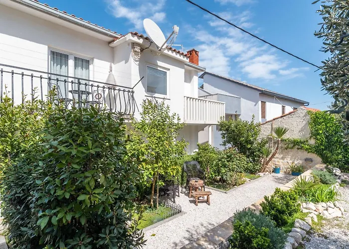 Apartamento Anita Mit Grossem Balkon Und Meerblick By Interhome Trogir