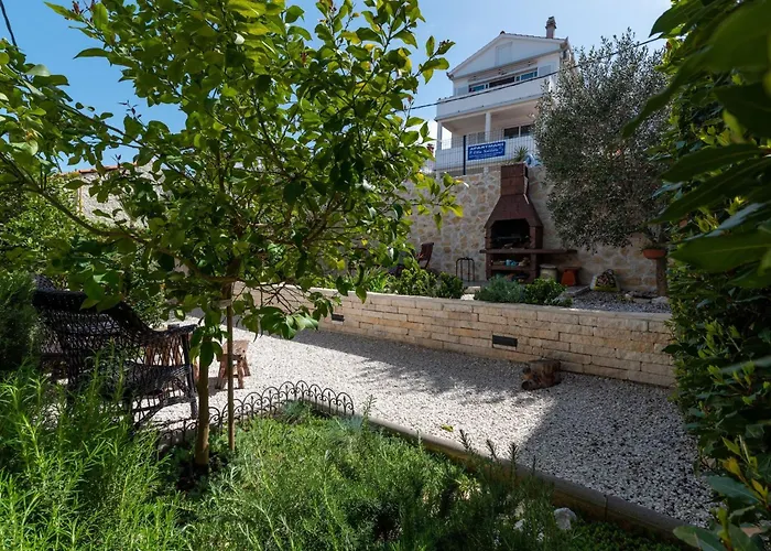 Anita Mit Grossem Balkon Und Meerblick By Interhome Apartamento Trogir
