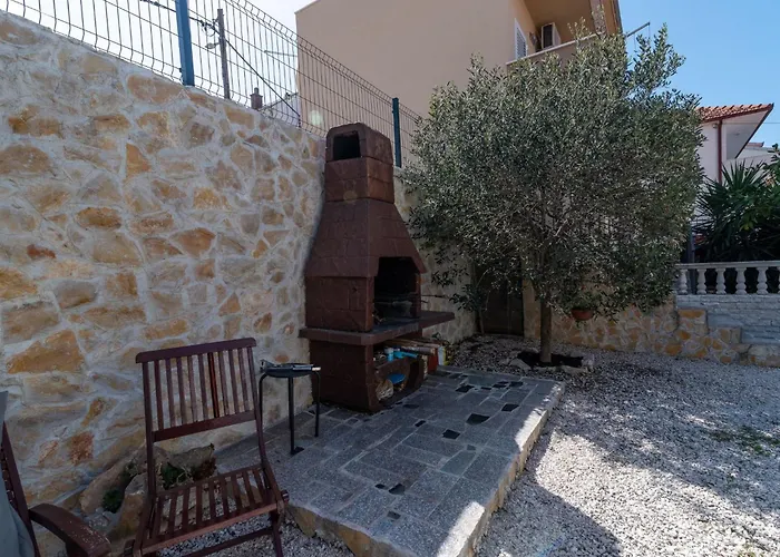 Anita Mit Grossem Balkon Und Meerblick By Interhome Trogir